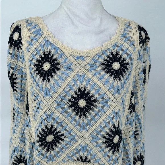 House Of Harlow 1960 Blue and Cream Crochet Fringe Sweater Shrug Coverup
One Siz - Picture 5 of 9